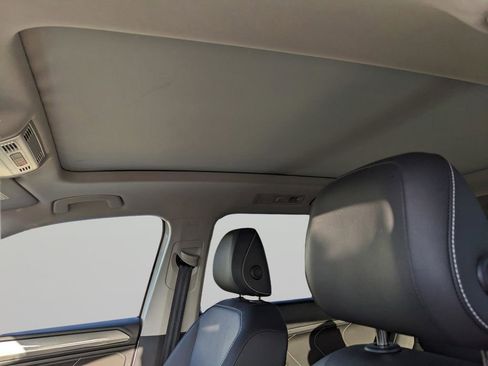 Certified 2023 Volkswagen Tiguan SE w/ Panoramic Sunroof Package image 20