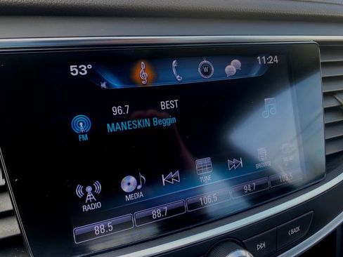 Used 2017 Buick LaCrosse Preferred image 11