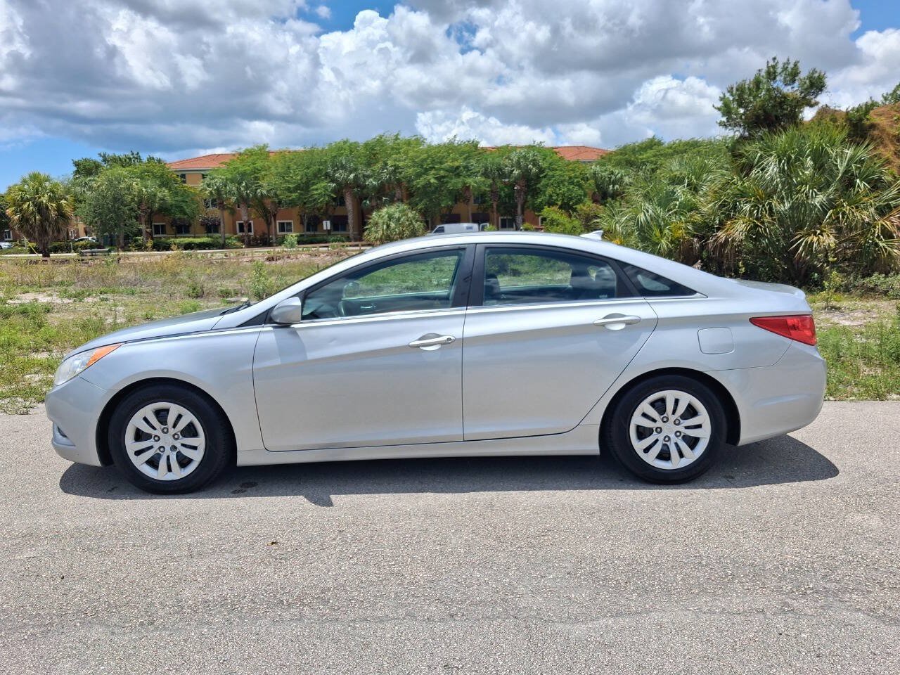 Used 2013 Hyundai Sonata GLS FWD image 9