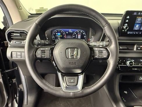 Used 2025 Honda Pilot Elite image 17