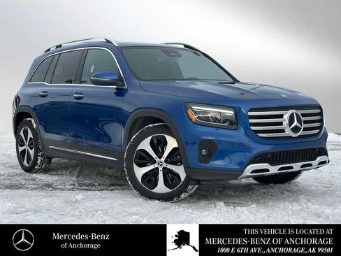 Used 2024 Mercedes-Benz GLB 250 4MATIC image 1