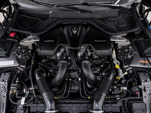 Certified 2024 Maserati GranTurismo Modena image 29