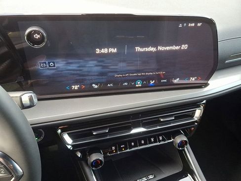 New 2026 Chevrolet Traverse LT image 8