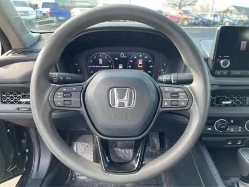 Used 2023 Honda Accord EX image 19