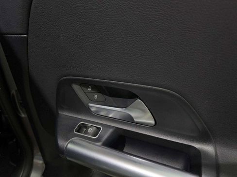 Used 2021 Mercedes-Benz GLA 250 4MATIC w/ Premium Package image 46