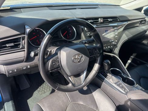 Used 2020 Toyota Camry XSE image 4