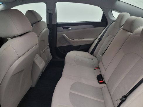 Used 2019 Hyundai Sonata SE FWD image 18