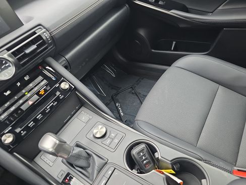 Used 2025 Lexus IS 350 F Sport image 27