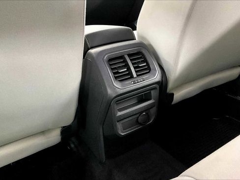 Used 2022 Volkswagen Tiguan S image 36