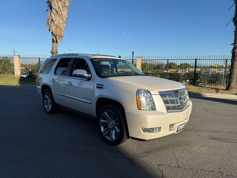 Used 2013 Cadillac Escalade Platinum image 8