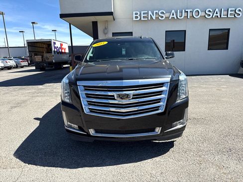 Used 2015 Cadillac Escalade Luxury image 3