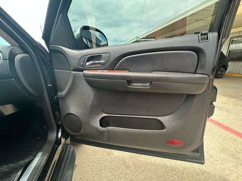 Used 2008 Chevrolet Avalanche LTZ w/ LTZ Preferred Equipment Group AWD/4WD image 27