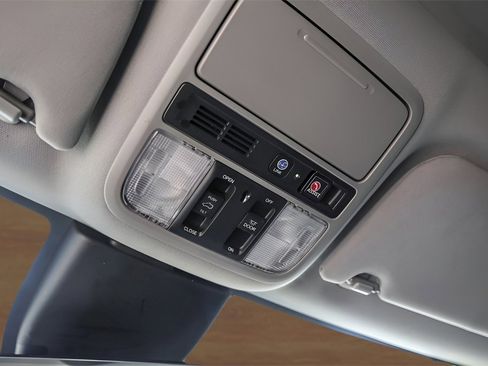 Used 2021 Honda Odyssey Elite image 23