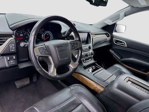 Used 2020 GMC Yukon XL Denali RWD image 7