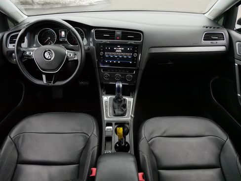 Used 2019 Volkswagen e-Golf SE w/ Driver Assistance Package image 10