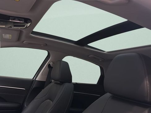 Certified 2025 Hyundai Sonata Limited FWD image 14