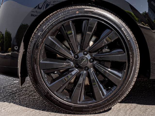 New 2026 Land Rover Range Rover Long Wheel Base SV AWD/4WD image 11