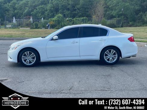 Used 2013 INFINITI G37 Journey w/ Premium Pkg image 4