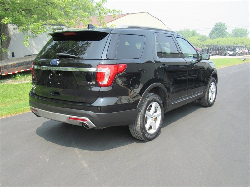 Used 2016 Ford Explorer XLT w/ Equipment Group 202A AWD/4WD image 6