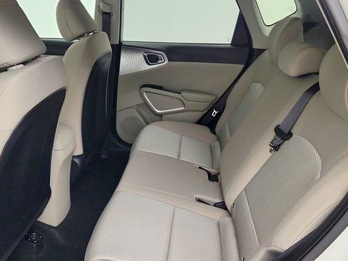 Used 2025 Kia Soul LX FWD image 20