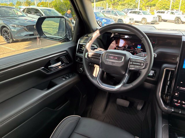 Used 2025 GMC Yukon Elevation w/ LPO, Elevation Black Package AWD/4WD image 27