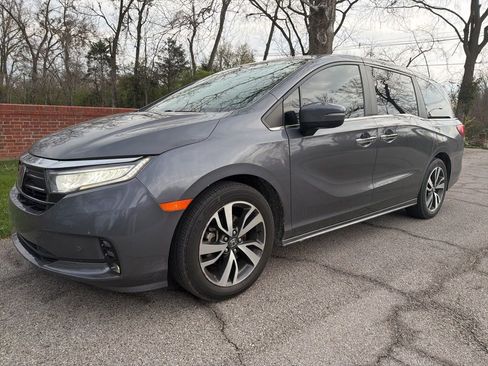 Used 2021 Honda Odyssey Touring image 2