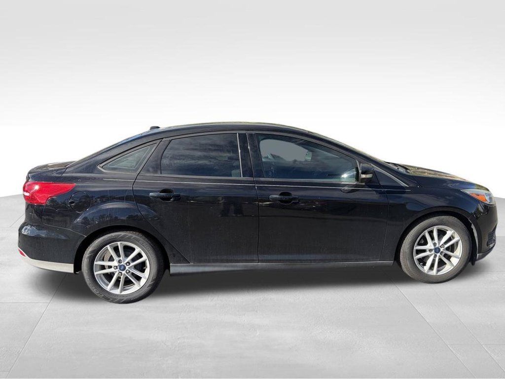 Used 2017 Ford Focus SE FWD image 8