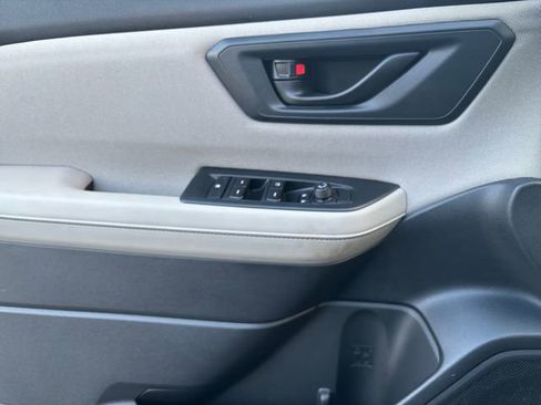 Certified 2025 Subaru Forester Base image 16