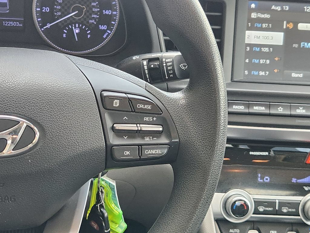 Used 2020 Hyundai Elantra SEL FWD image 31