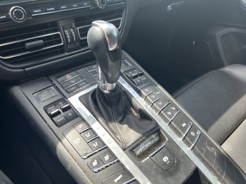 Used 2019 Porsche Macan image 28