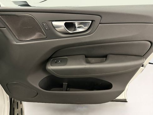 Used 2021 Volvo XC60 T6 Momentum w/ Protection Package Premier AWD/4WD image 35