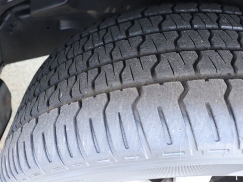 Used 2013 Lexus LX 570 4WD image 97