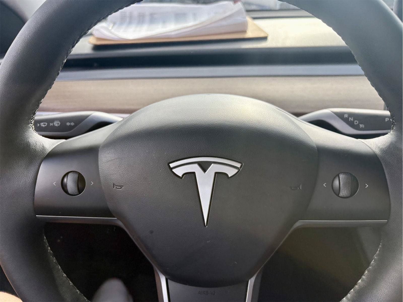 Used 2025 Tesla Model Y Long Range AWD/4WD image 18