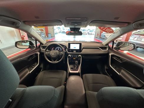 Certified 2023 Toyota RAV4 LE AWD/4WD image 12