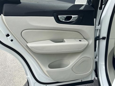 Certified 2025 Volvo XC60 T8 Plus w/ Protection Package Premier image 20