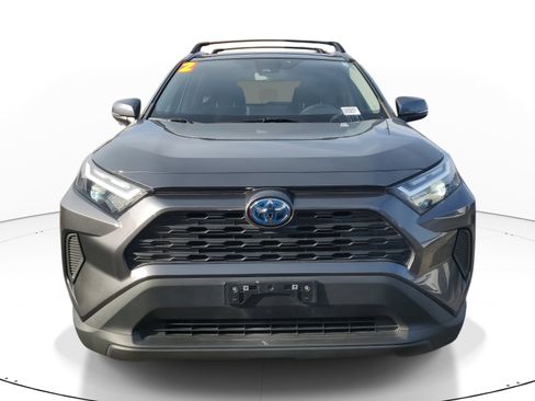Used 2022 Toyota RAV4 XLE image 2
