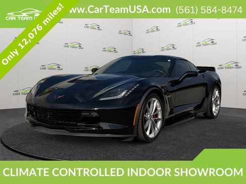 Used 2019 Chevrolet Corvette Grand Sport w/ Carbon Flash Badge Package image 1
