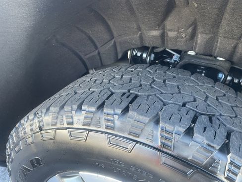 Used 2025 Chevrolet Silverado 2500 Custom w/ Custom Value Package image 10