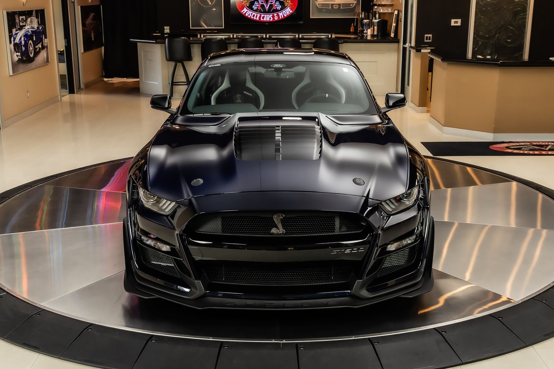 Used 2021 Ford Mustang Shelby GT500 w/ Carbon Fiber Track Pack RWD image 7