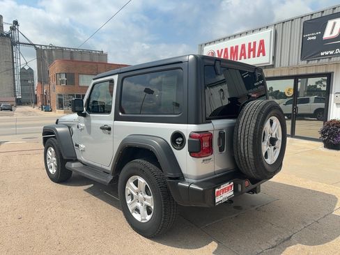 Used 2022 Jeep Wrangler Sport AWD/4WD image 8