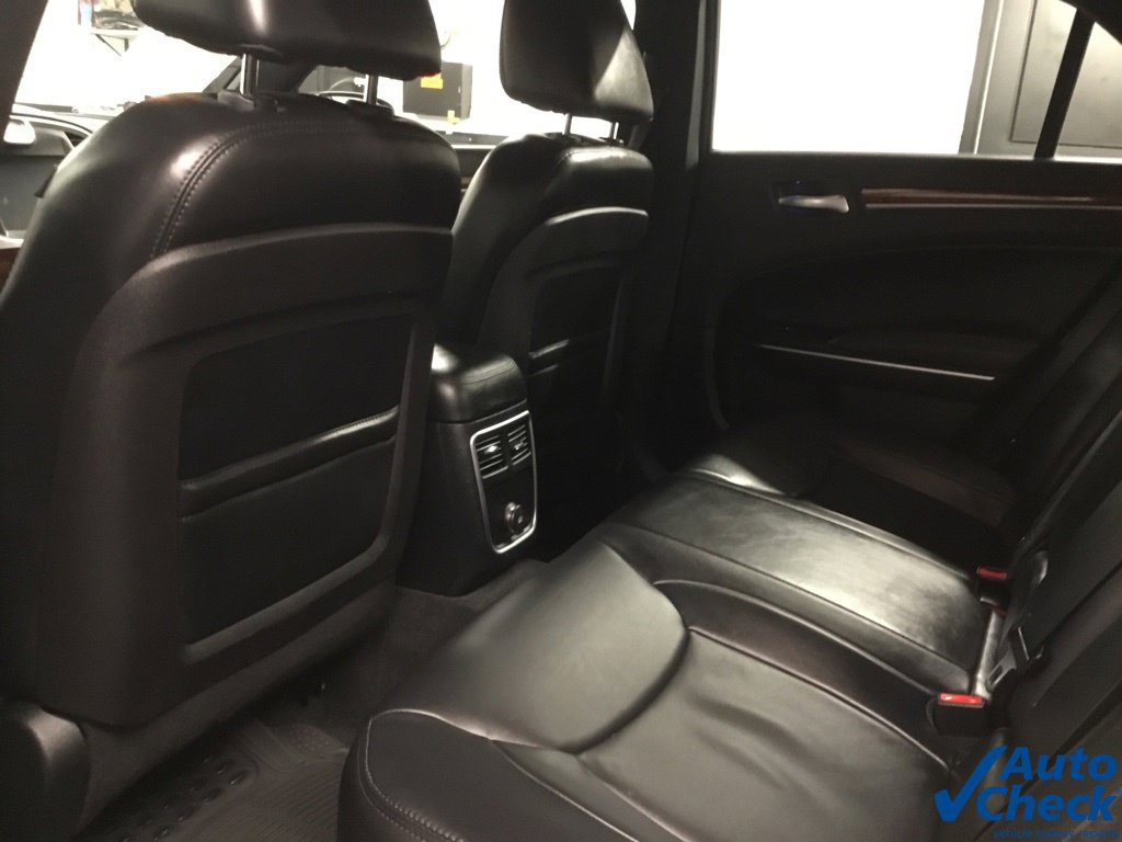 Used 2013 Chrysler 300 AWD w/ Driver Convenience Group image 28