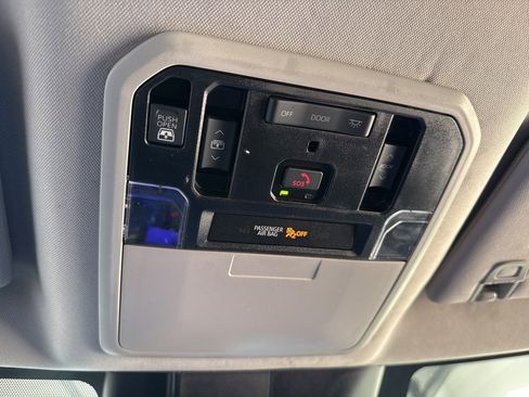 Used 2022 Toyota Tundra Limited image 31