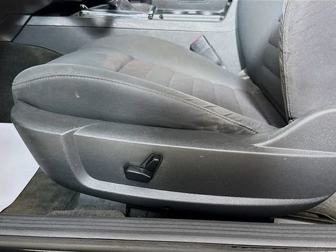 Used 2010 Dodge Challenger R/T RWD image 18
