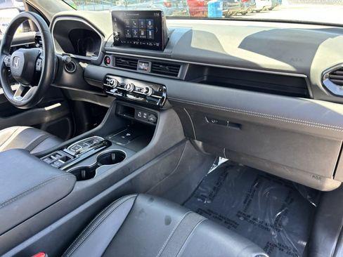 Certified 2025 Honda Pilot EX-L image 10