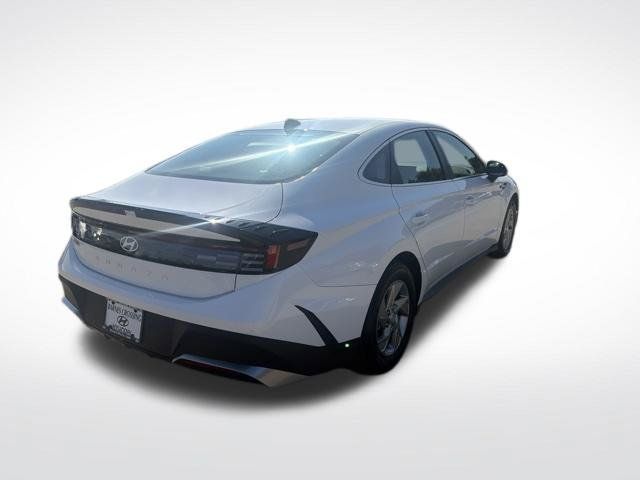 Used 2025 Hyundai Sonata SE FWD image 3