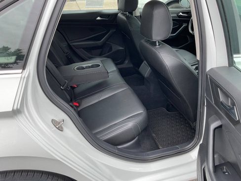 Used 2019 Volkswagen Jetta SE FWD image 19