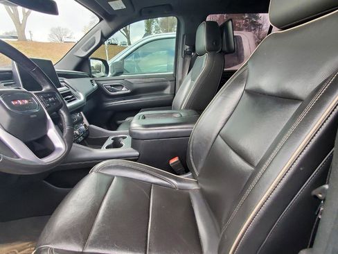 Used 2021 GMC Yukon SLT w/ SLT Luxury Plus Package image 3