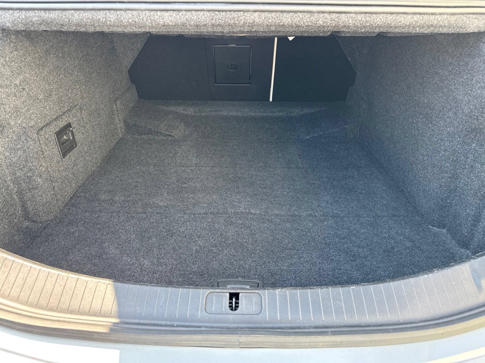 Used 2019 Cadillac XTS FWD image 11