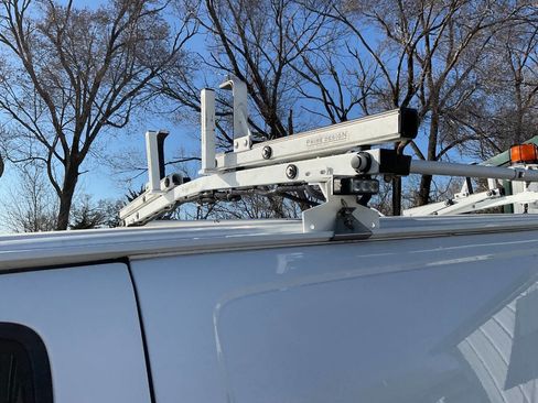 Used 2009 Chevrolet Express 2500 image 24