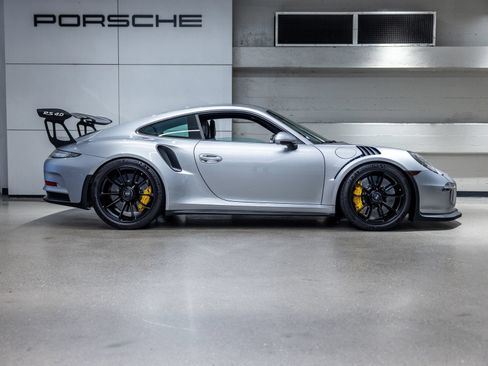 Used 2016 Porsche 911 GT3 RS RWD image 9